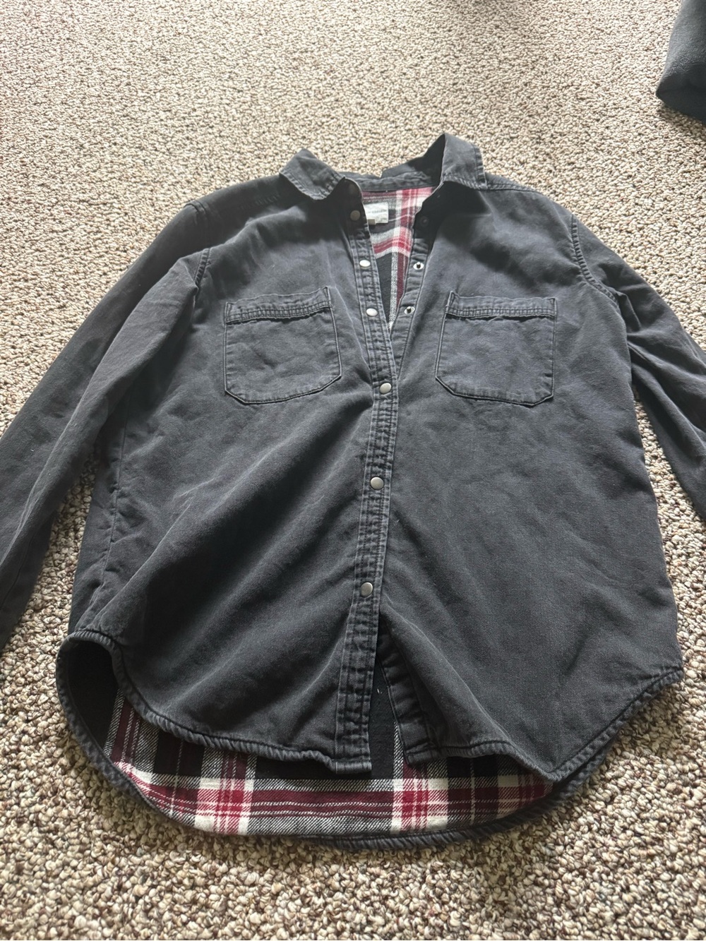 American Eagle Outfitters Black Button-Down Shirt with Red Plaid Lining